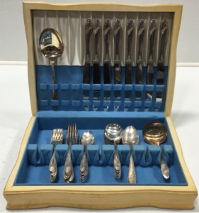 (46) Pc. Flatware