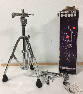 Pearl Tom stand