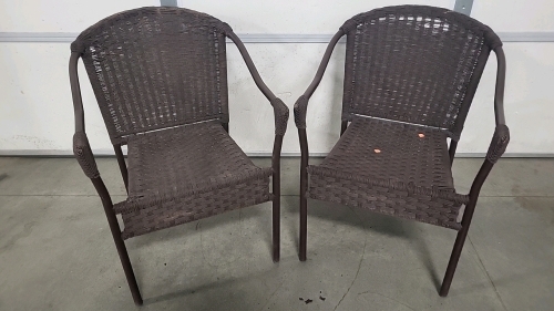 Matching Pair of Lawn/Patio Chairs