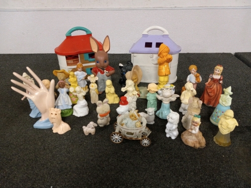 Lot Of Statuette Figurings And More