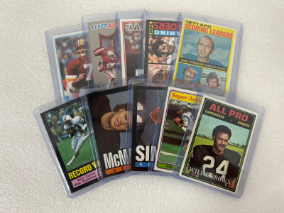 (10) Vintage Collectible Football Cards