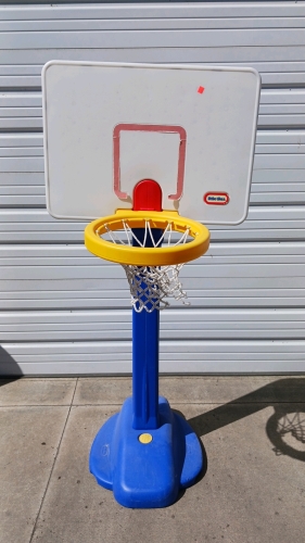 Little Tikes Childrens Basketball Hoop