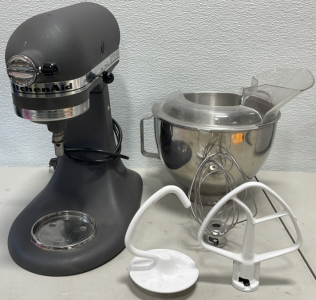 (1) KitchenAid Ultra Power Mixer W/ Bowl, Bowl Guard, + 3 Accessories