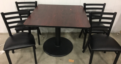 TR24 China Table With (4) Chairs