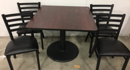 TR24 China Table With (4) Chairs