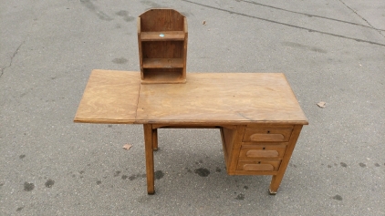 Kids wooden desk