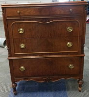 (4) Drawer Dresser