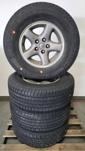 Set of Jeep Wheels with Michelin LTX M/S P235/75R15 Tires