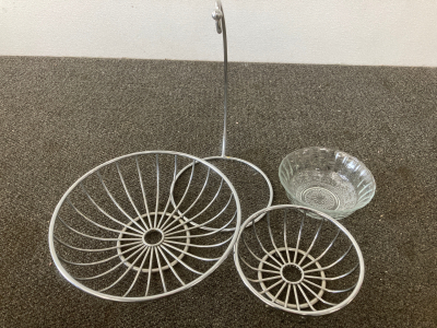 Lot Glass And Metal Baskets