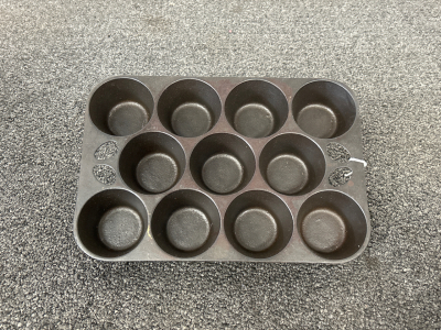 11”x 7.5” USA Made Cast iron Muffin Pan