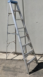 Werner 8' Aluminum Step Ladder