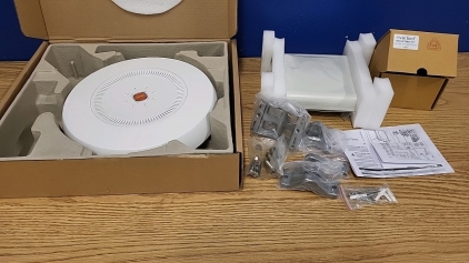 Appears New Riverbed WiFi Antenna with Xirrus 8 Way WiFi Hub