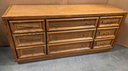 66x18x33.5 9-drawer Dresser