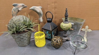 Metal Indoor & Outdoor Decor