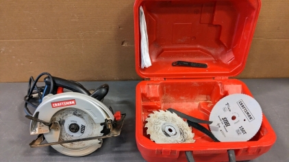 Working Craftsman Circular Saw w/Blades & Case