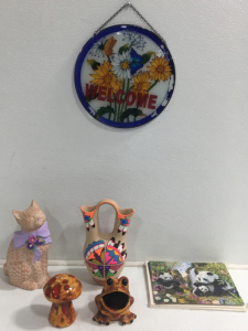 Stainless Glass Welcome Sign, Cat Statue, Native Vase, Garden Frog And Mushroom Decor, Panda Puzzles