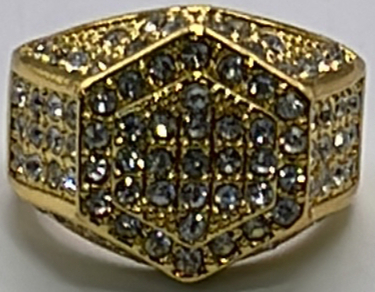 (1) Gold Toned Ring W/ Clear Gemstones Size 7