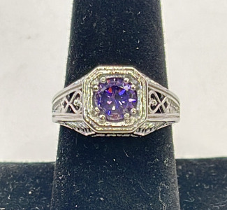(1) Vintage Style W/ Purple Gem Ring Size 9