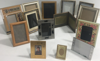 (14) Picture Frames