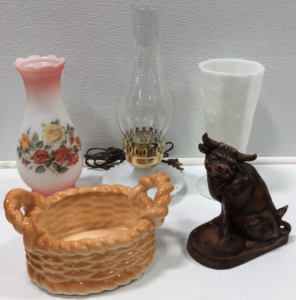 Glass Table Lamp, (2) Decor Vases