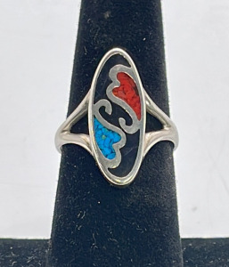 (1) Silver Toned W/ Blue And Red Inlay Size 7-1/2