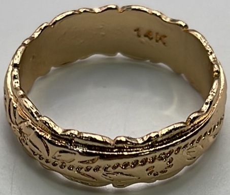 (1) 14k South Dakota Gold Ladies Ring. Size 8