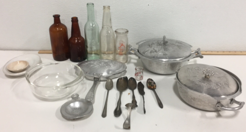 (2) Everlast Aluminum Pots/Popcorn Maker/Tea Strainer-(5) Glass Bottles-Pyrex Bowl And More