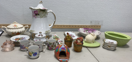 Set of White and Floral Glass Kitchen Set