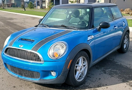 2010 Mini Cooper S - Heated Seats!