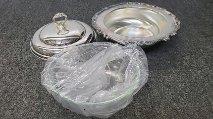 Sheridan Silver Seriving Bowl with Glass Bowl Insert