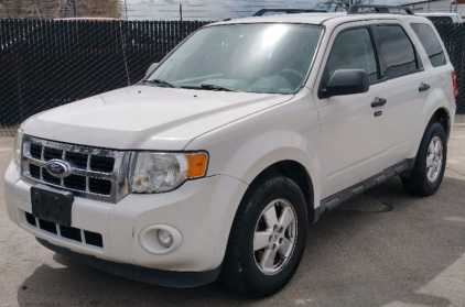 2011 Ford Escape - AWD!