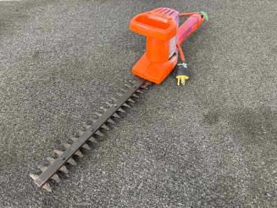 Black and Decker Shrub and Hedge Trimmer Powers On