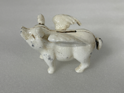 4&rdquo; Cast Iron Flying Pig