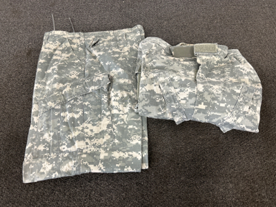 Digital Camouflage Uniform Size Large/ Long Please Inspect