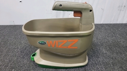 Working Electric Scotts Wizz Seed Spreader