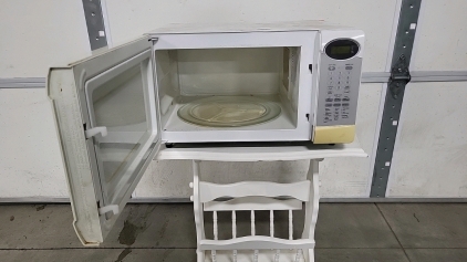 Appears Working Sharp Carousel Microwave