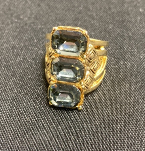 Grace by Molly Sims Gold Tone 3-Stone Ring Size 8.5