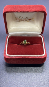 (1) 18k Gold Plated Jade Ladies Ring Halmarked S/A
