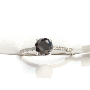 10K Black Diamond(1ct) 16 Side Diamonds(0.08ct) Ring