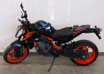 2022 KTM 890 Duke R - 725 Miles - Like New!
