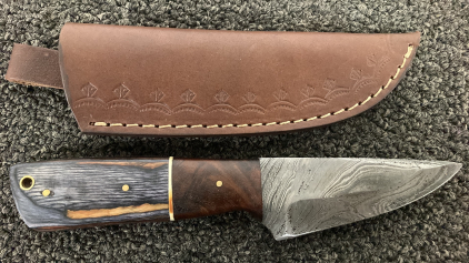 Fixed Blade Damascus Knife In Leather Sheath 3.5&rdquo; Blade