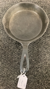 3 Notch Lodge No.3 Cast Iron Skillet