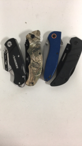 (1) Mossy Oak Pocket Knife (1) Husky Razor Knife (1) Blue Pocket Knife (1) Husky Pocket Knife
