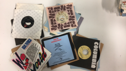 (31) Assorted 45&rdquo; Vinyl Records