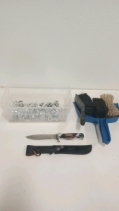 (1) Cametal 6" commando Knife(3) Hand Brushes With Dust Pan (31) Door Lock Spacers