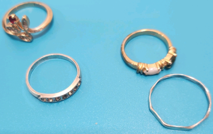 (4) Fashion Rings