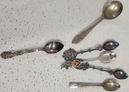 (24) Decorative Spoons