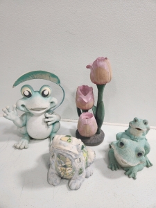 Lawn And Garden Frog Statue, Flower Statue