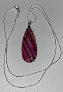 (1) 38.95ct Pink Stripes Fire Agate Gemstone .925 Necklace