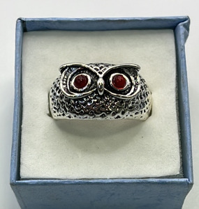 (1) Adjustable Red Eye Owl Ring